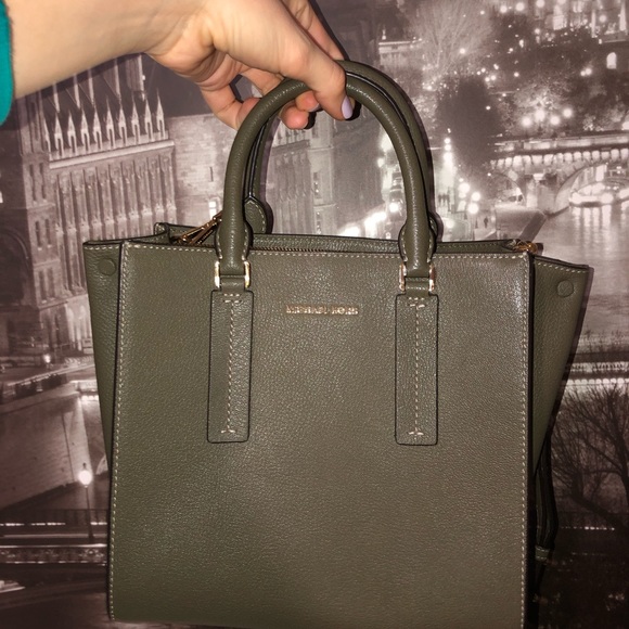 Brand new MK Olive Satchel - Picture 7 of 7